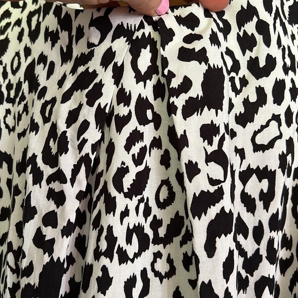 AB STUDIO Black/White Cheetah Print Sleeveless Dress w/Green Belt, Size 4, GUC. - Picture 4 of 7